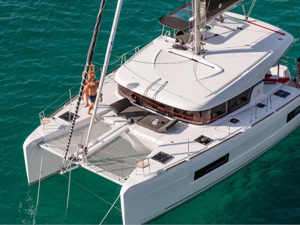 Lagoon 40 - Boatscribe.com