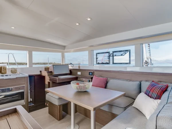 Lagoon 40 - Boatscribe.com