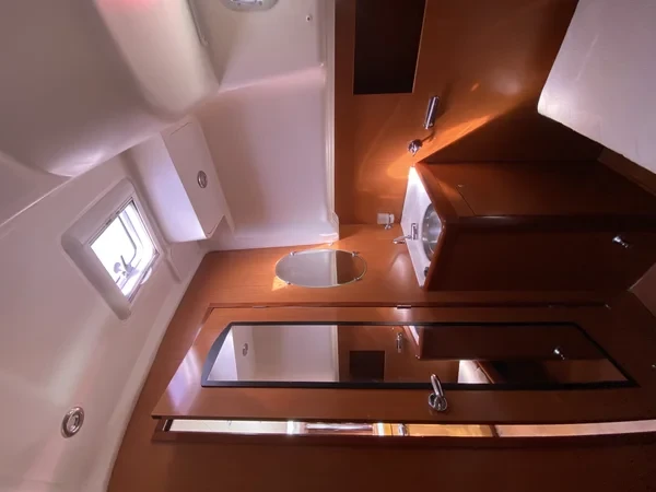 Oceanis 54 - Boatscribe.com
