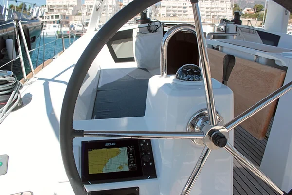 Oceanis 38.1 - Boatscribe.com