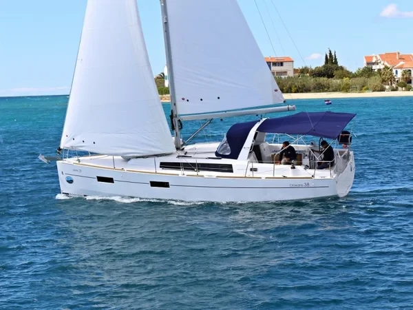 Oceanis 38.1 - Boatscribe.com