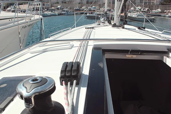 Oceanis 41.1 - Boatscribe.com