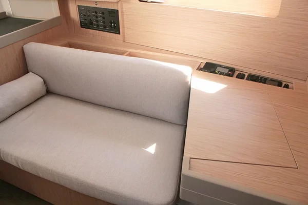 Oceanis 41.1 - Boatscribe.com