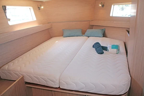 Oceanis 41.1 - Boatscribe.com
