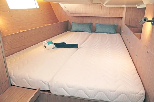 Oceanis 41.1 - Boatscribe.com