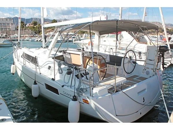 Oceanis 41.1 - Boatscribe.com