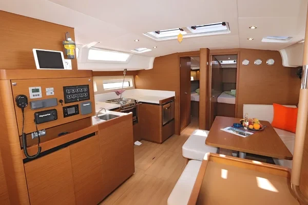 Sun Odyssey 490 - Boatscribe.com