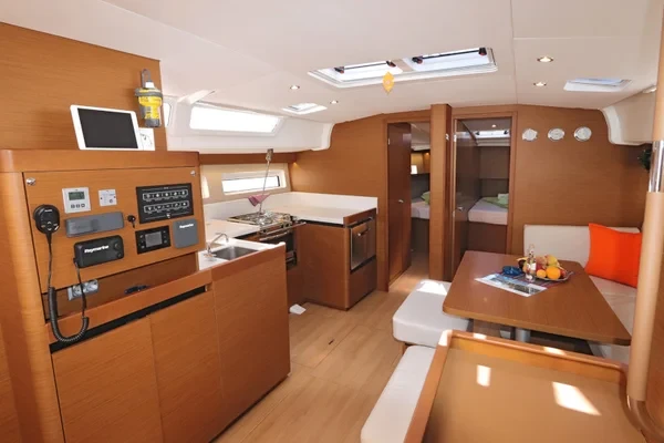 Sun Odyssey 490 - Boatscribe.com