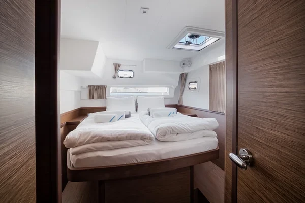 Lagoon 42 - Boatscribe.com