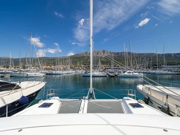 Lagoon 42 - Boatscribe.com