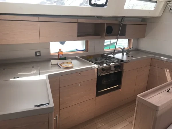 Oceanis 46.1 - Boatscribe.com