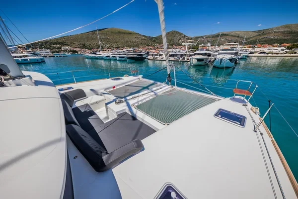 Lagoon 450 F - Boatscribe.com