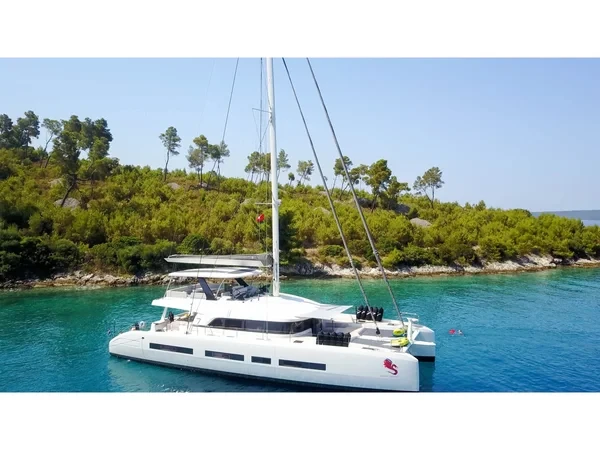 Lagoon Seventy 7 - Boatscribe.com
