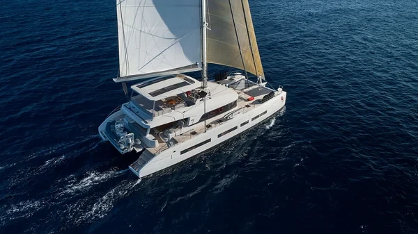 Lagoon Seventy 7 - Boatscribe.com
