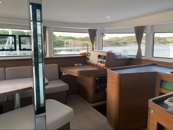 Lagoon 42 - Boatscribe.com