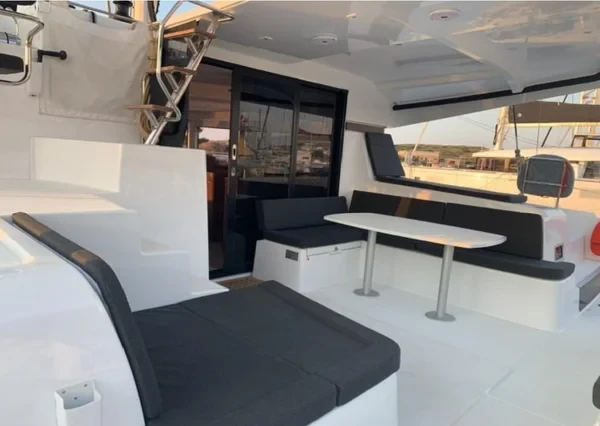 Lagoon 42 - Boatscribe.com