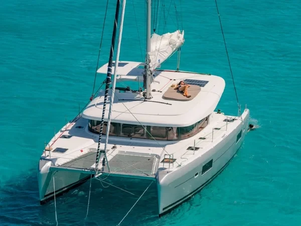 Lagoon 42 - Boatscribe.com