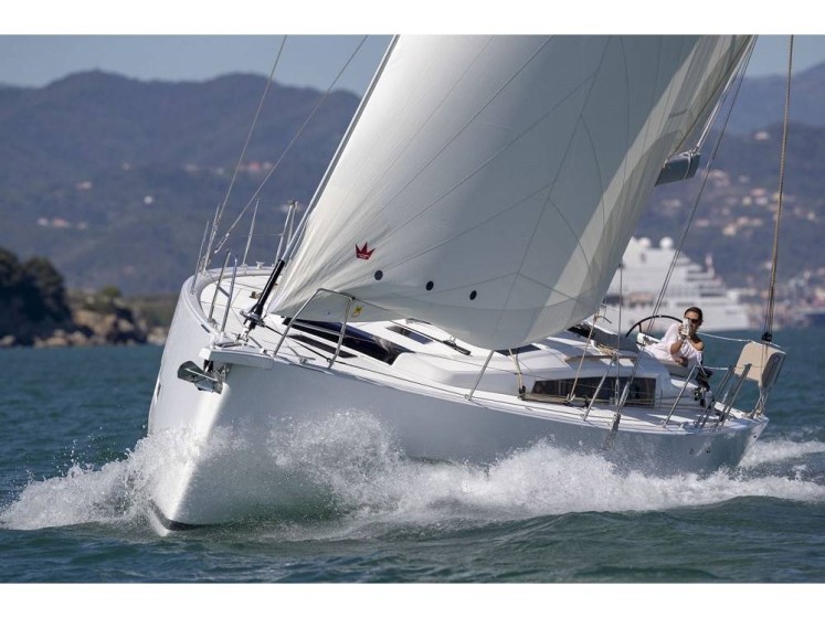Dufour 430 - Boatscribe.com