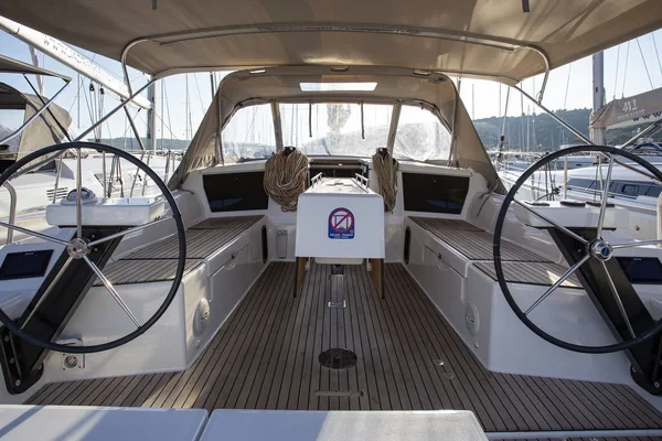 Dufour 430 Grand Large - Boatscribe.com