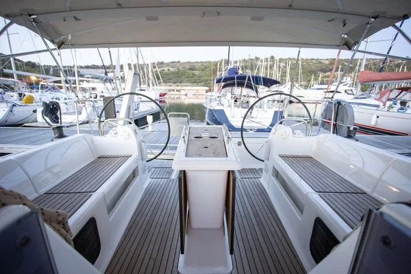 Dufour 412 GL - Boatscribe.com
