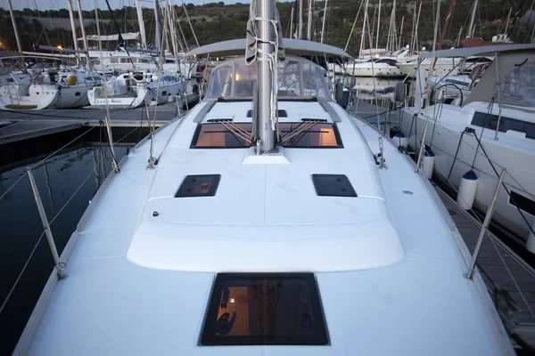 Dufour 412 GL - Boatscribe.com