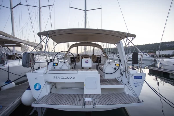 Dufour 412 GL - Boatscribe.com