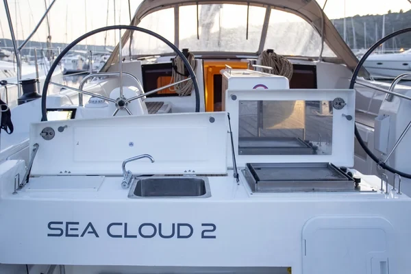 Dufour 412 GL - Boatscribe.com
