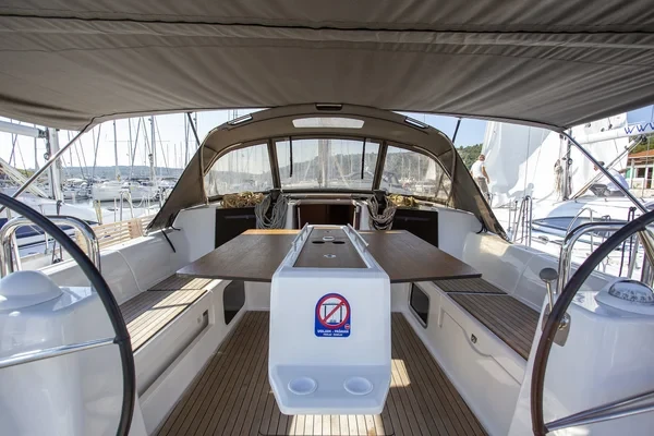 Dufour 460 GL - Boatscribe.com