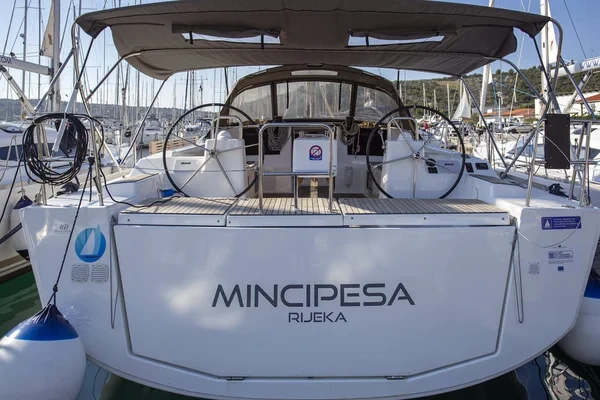 Dufour 460 GL - Boatscribe.com