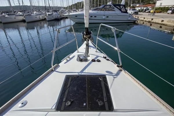 Dufour 460 GL - Boatscribe.com