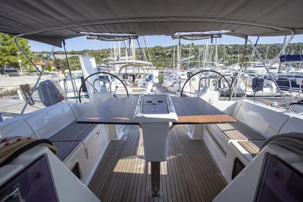 Dufour 460 GL - Boatscribe.com