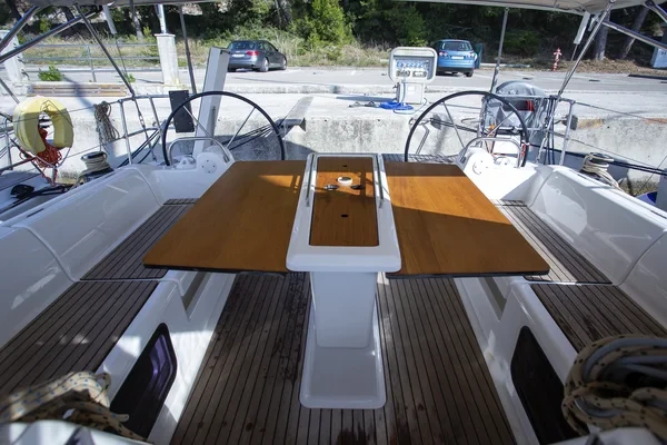 Dufour 412 GL - Boatscribe.com
