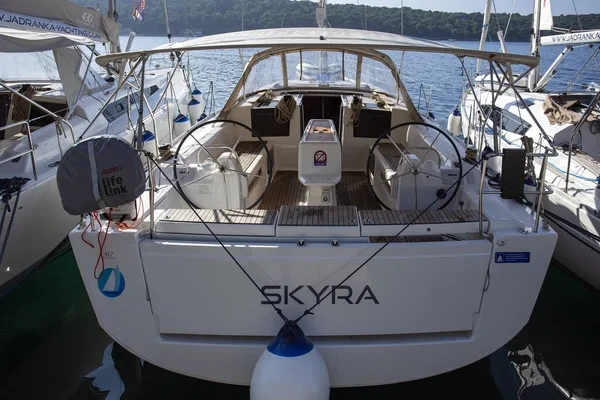 Dufour 412 GL - Boatscribe.com