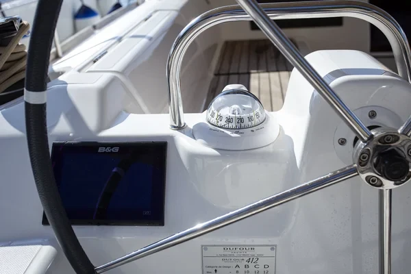 Dufour 412 GL - Boatscribe.com