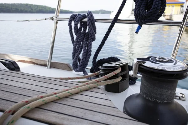 Dufour 520 GL - Boatscribe.com