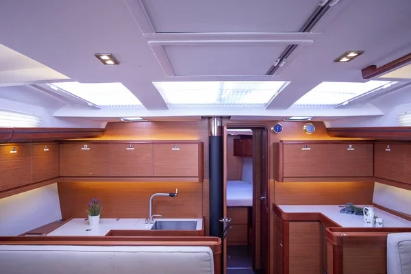 Dufour 520 GL - Boatscribe.com