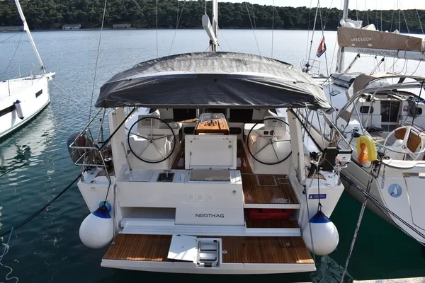 Dufour 520 GL - Boatscribe.com