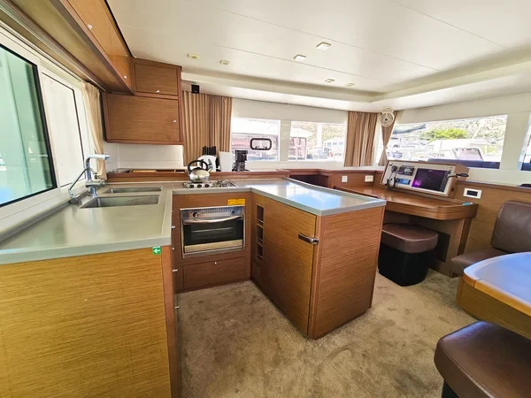 Lagoon 450 - Boatscribe.com