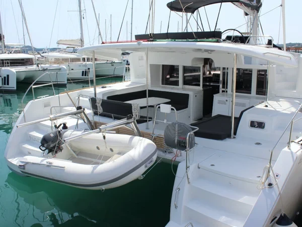 Lagoon 450 - Boatscribe.com