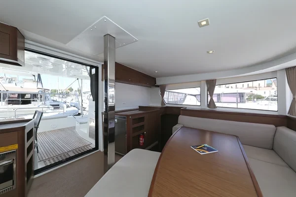 Lagoon 42 - Boatscribe.com