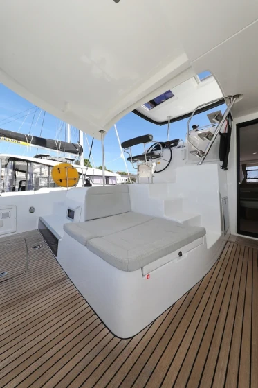 Lagoon 42 - Boatscribe.com