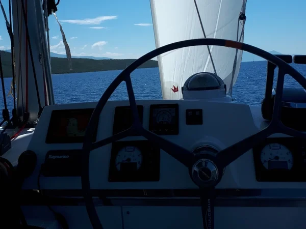 Bali 4.1 - Boatscribe.com