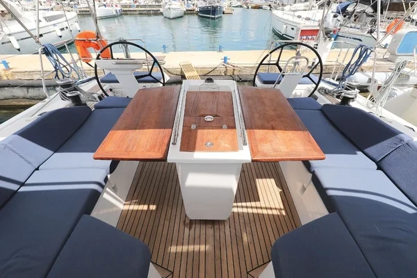 Oceanis 51.1 - Boatscribe.com