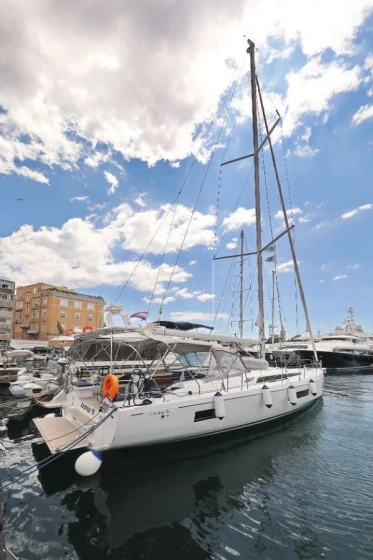 Oceanis 51.1 - Boatscribe.com