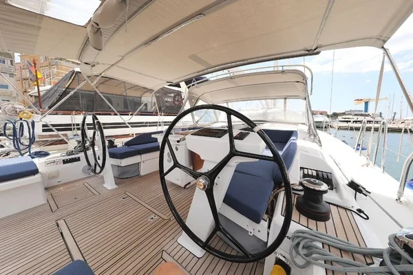 Oceanis 51.1 - Boatscribe.com