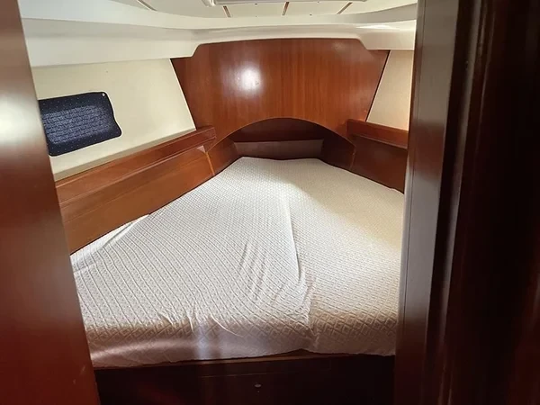Oceanis 423 Clipper - Boatscribe.com