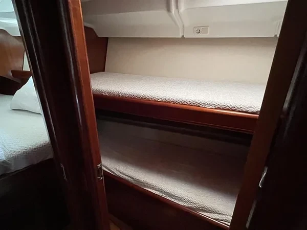 Oceanis 423 Clipper - Boatscribe.com
