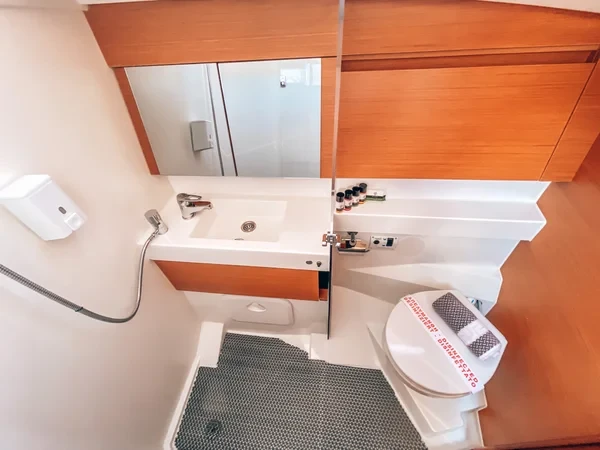 Sun Odyssey 410 - Boatscribe.com