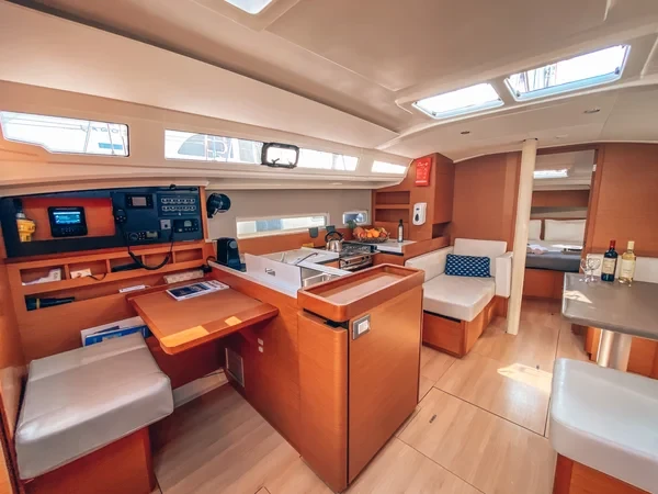 Sun Odyssey 410 - Boatscribe.com