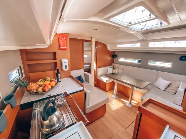 Sun Odyssey 410 - Boatscribe.com